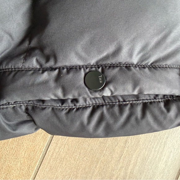 Super puff aritzia tna super puff original xs - Picture 8 of 9